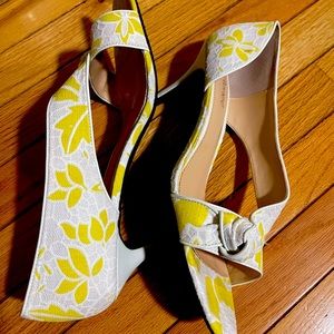 Yellow shoes size 13